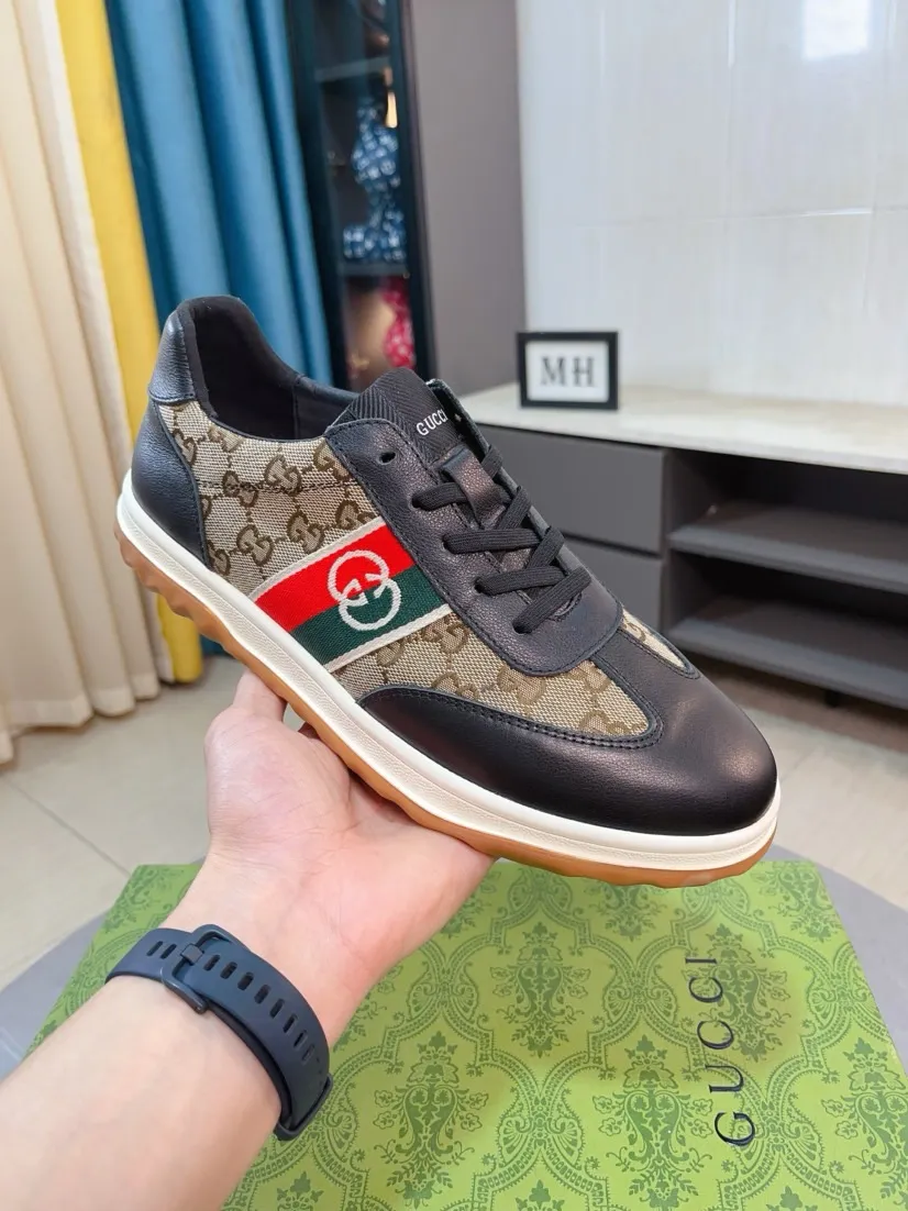 Men's shoes 💰420🌹🌹GUCCI [Gucci] New high-end brand of men's shoes, the latest fashionable casual men's shoes, trendy and versatile, relaxed and sporty style, uppers imported from Italy, first-layer cowhide, genuine leather lining, and ultra-fine workmanship. Original personalized fashionable rubber wear-resistant outsole, light and comfortable on the foot, size 38-44